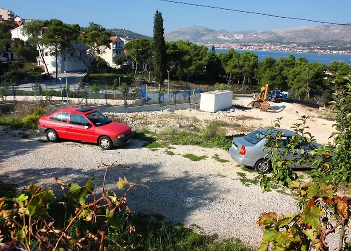 Lägenhet With Parking Space Arbanija, Ciovo - 5228