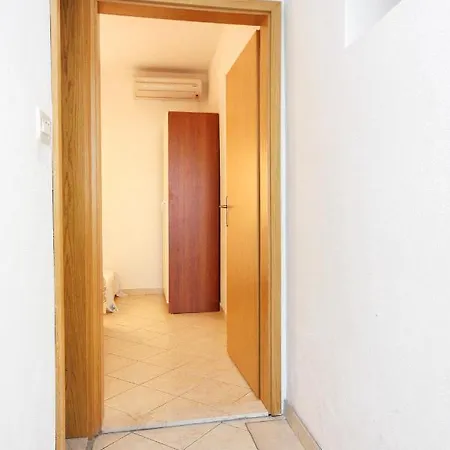 Apartments With Parking Space Arbanija, Ciovo - 5228 Daire