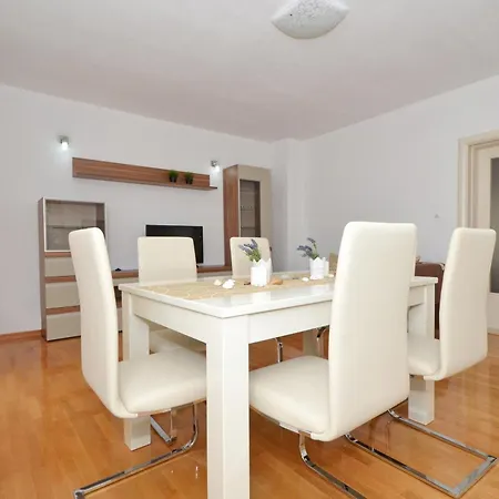 Apartments With Parking Space Arbanija, Ciovo - 5228 Trogir