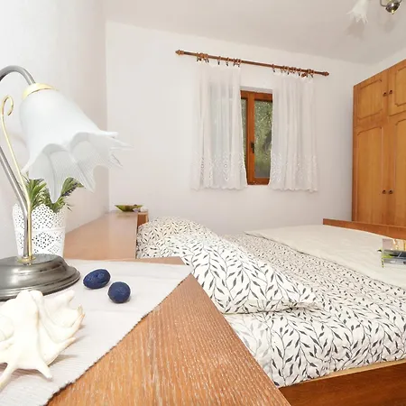 Apartment Apartments With Parking Space Arbanija, Ciovo - 5228 *