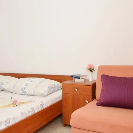 Apartments With Parking Space Arbanija, Ciovo - 5228