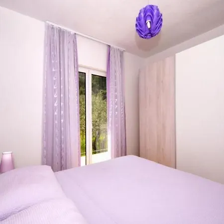 Apartment Apartments With Parking Space Arbanija, Ciovo - 5228
