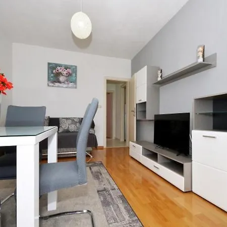 Apartments With Parking Space Arbanija, Ciovo - 5228 Trogir