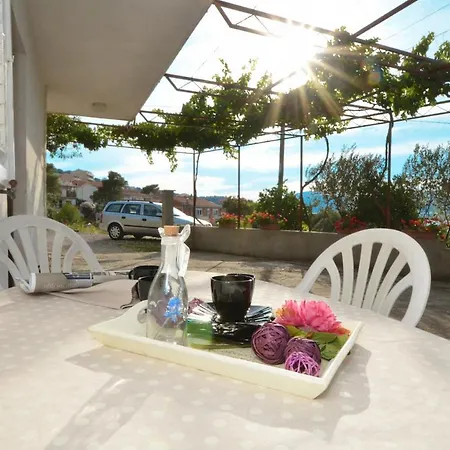 Apartments With Parking Space Arbanija, Ciovo - 5228