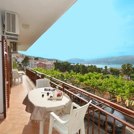 Apartments With Parking Space Arbanija, Ciovo - 5228 Apartment Trogir