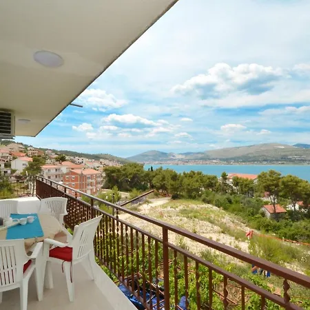 Apartments With Parking Space Arbanija, Ciovo - 5228 Trogir