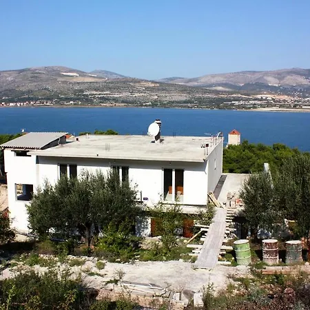 Apartments With Parking Space Arbanija, Ciovo - 5228